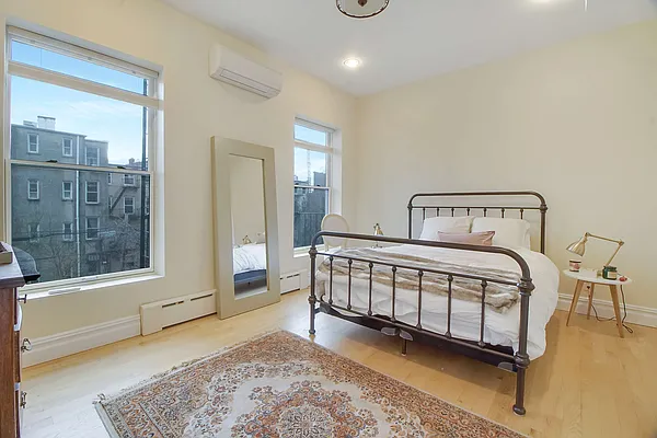 Rented by Twyford Real Estate | media 9