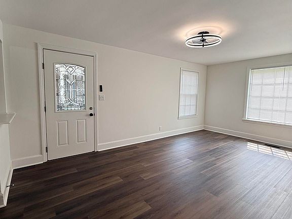 5th image of 801 Blue Ridge Dr #1