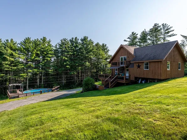 201 Sunset Hill Road, Pownal, VT 05261