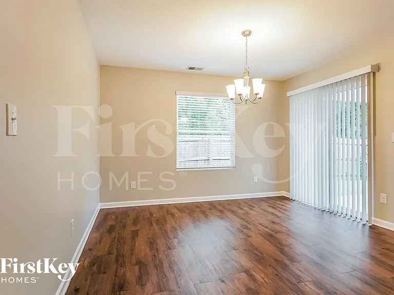 549 Waterstone Dr — Photo 6
