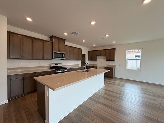 3rd image of 7692 Baerss Rd
