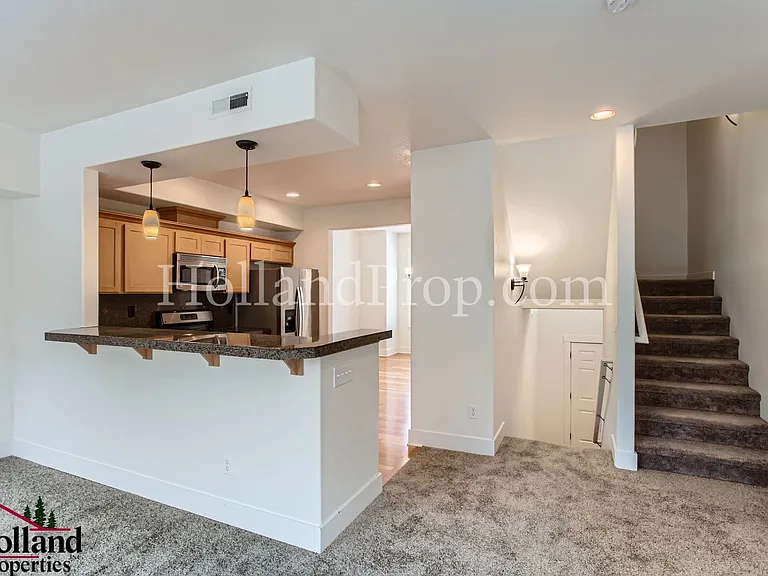 2287 NE Sheffield Ave — Photo 10