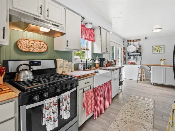 2792 Hancock Rd, Williamstown, MA 01267