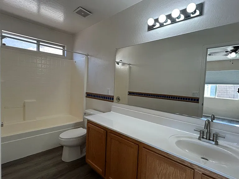 6049 W Wood St — Photo 8