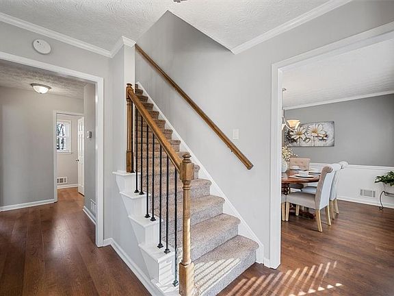 2nd image of 4508 Pine Hill Ter NE