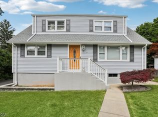 29 Dacotah Ave, Oakland, NJ 07436