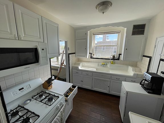 5th image of 6057 N Talman Ave #3B