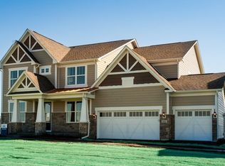 749 Hamilton Dr, South Elgin, IL 60177