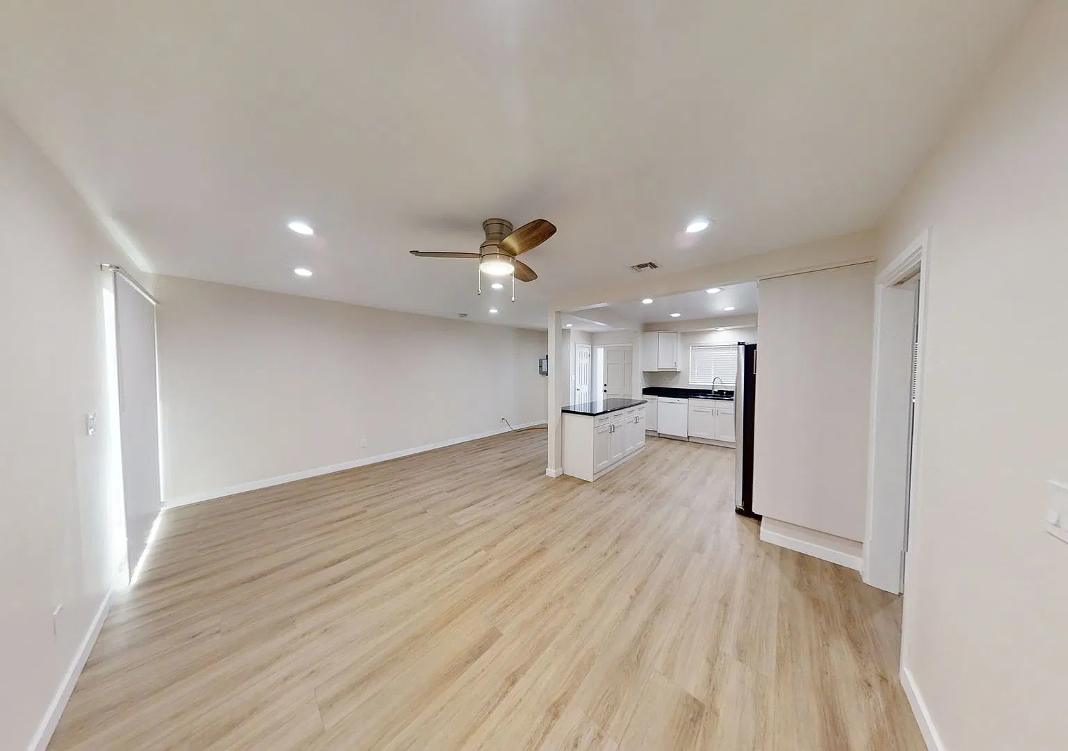 4 Bed / 2 Bath House!! Easy Walk to Campus — Photo 4