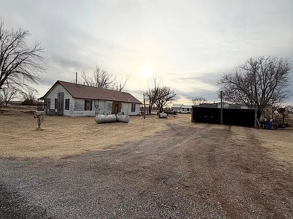68973 2nd St, Camargo, OK 73835