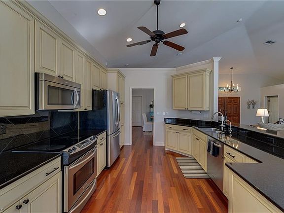 5th image of 8144 Las Palmas Way