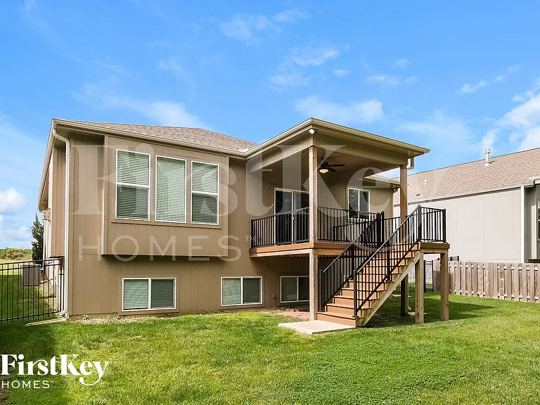 1128 SW Blackpool Dr — Photo 15