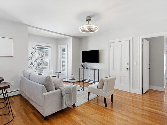 3rd image of 179 Transit St #2