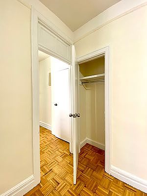 4th image of 520 E 79th St #3V