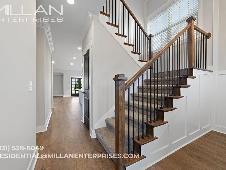 1065 Veridian Dr — Photo 7
