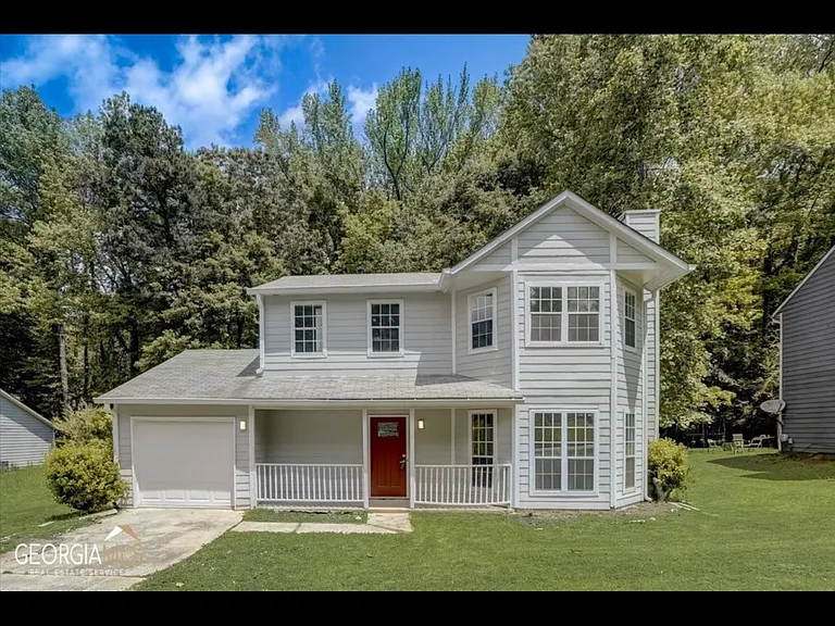 Greenhedge Dr — Photo 1