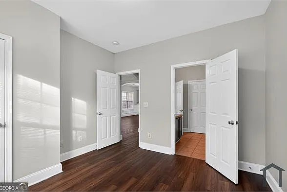 164 Nathan Rd SW — Photo 4