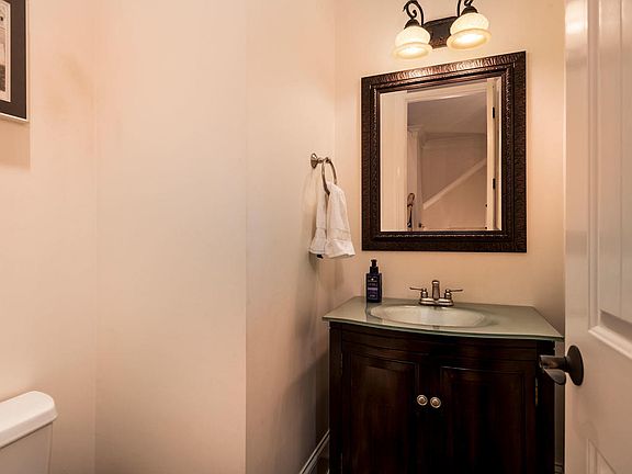 3rd image of 1436 Villa Forest Way