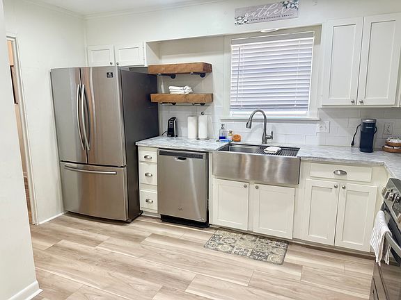 4th image of 102 Oak Dr