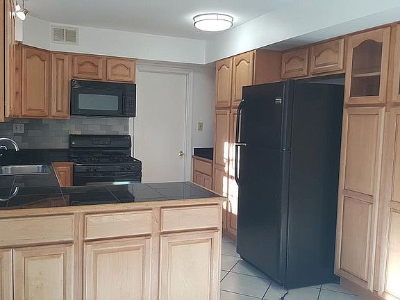 Kitchen (2)