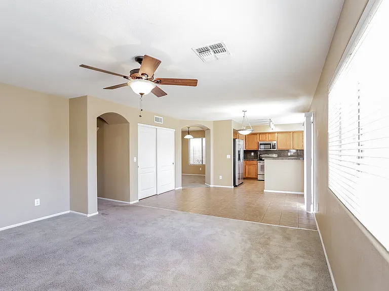 2343 W Running Deer Trl — Photo 4