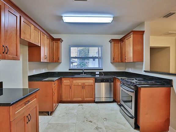 2nd image of 221 Orangewood Ave