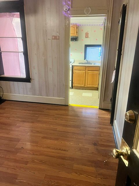 1st image of 1201 Windsor St #3