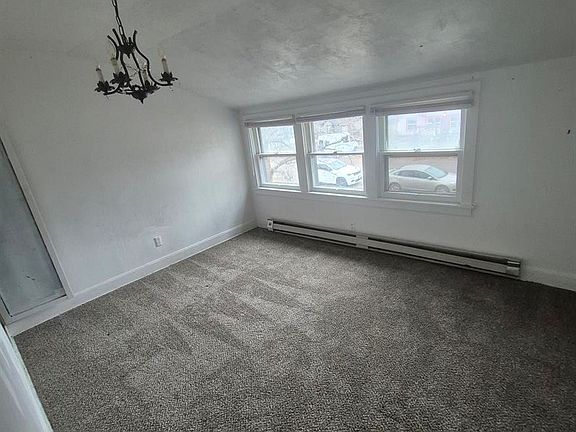 4th image of 423 13th Ave S