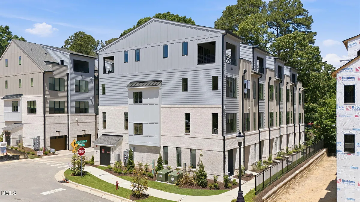 Building Photo - 403 Chatham View Rd