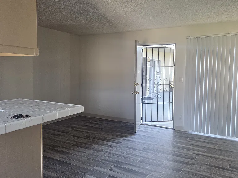 Villa Mollison Apartments — Photo 14