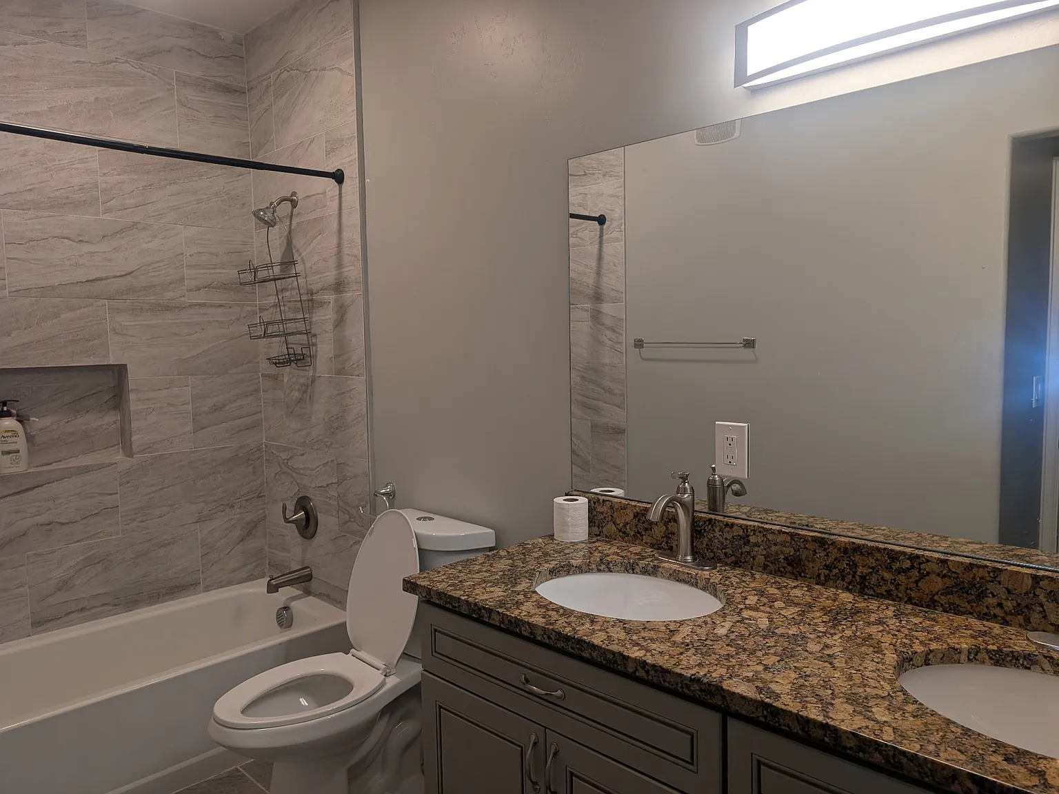 4 bed, 2800 sqft, $800 — Photo 1