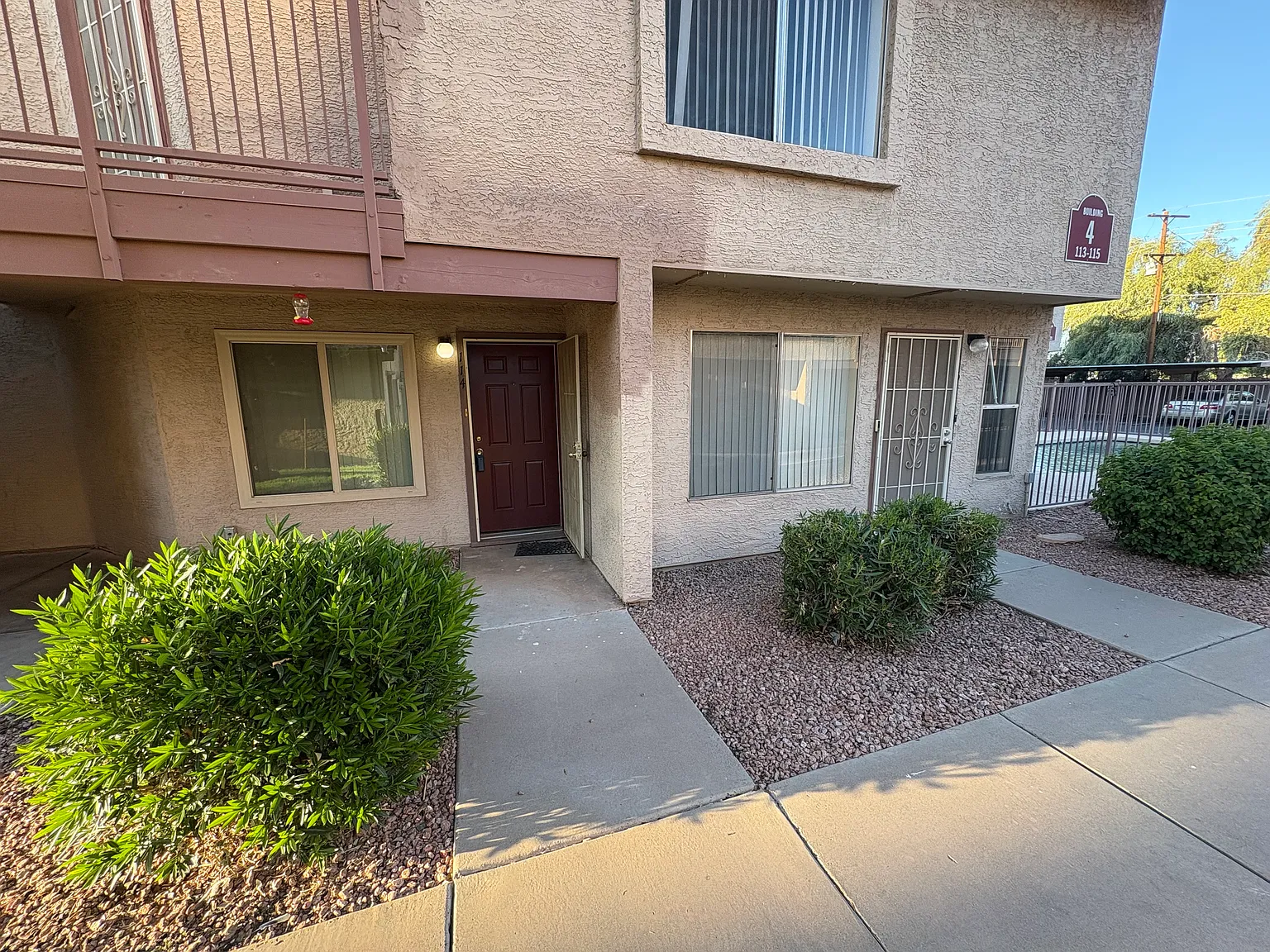 2 bed, 810 sqft, $1,325 — Photo 1