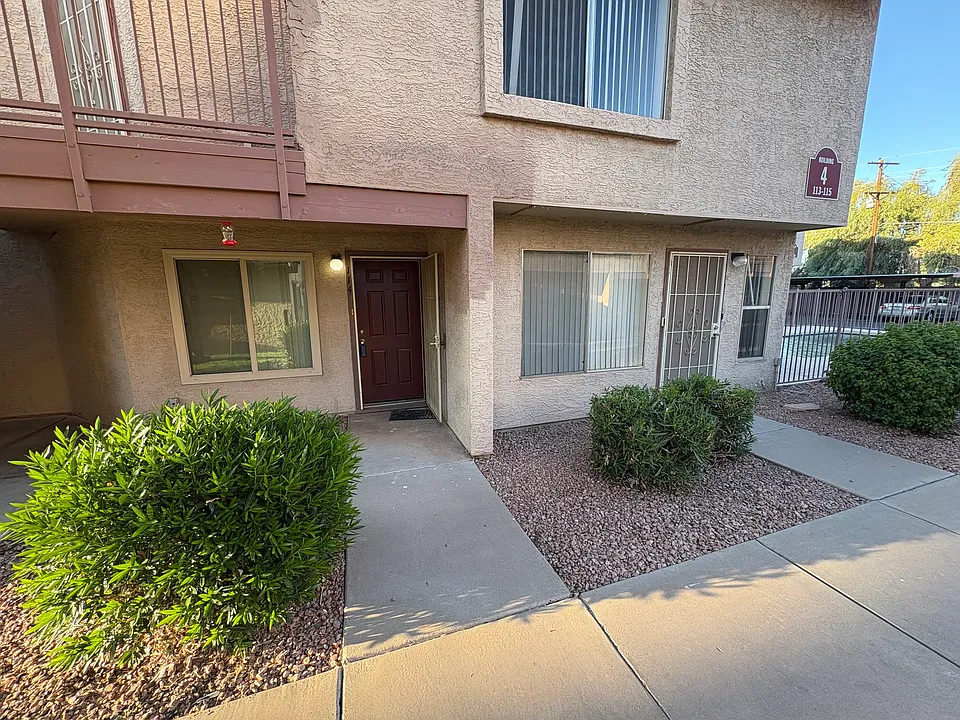 4828 W Orangewood Ave #114