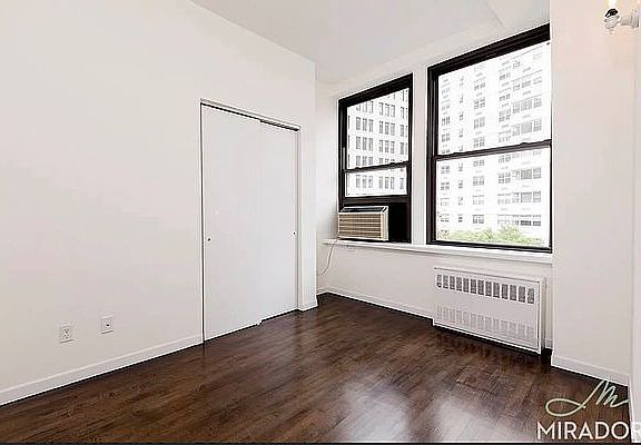 3rd image of 65 4th Ave APT 3E