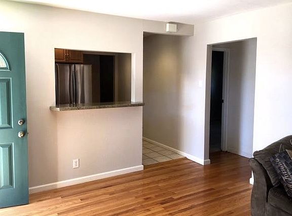2nd image of 2512 Glade Dr
