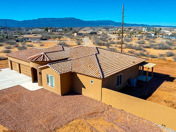 2nd image of 1246 ANGEL CREST Drive