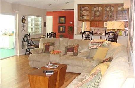 5th image of 1704 N Riverhills Dr