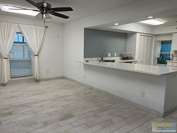 2nd image of 1012 N Shore Dr