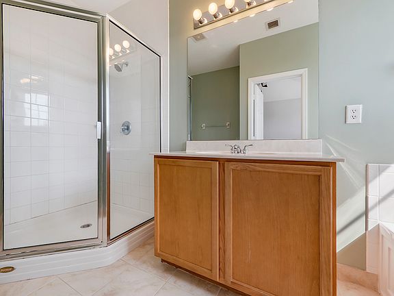 4th image of 185 Indian Creek Pkwy APT 106