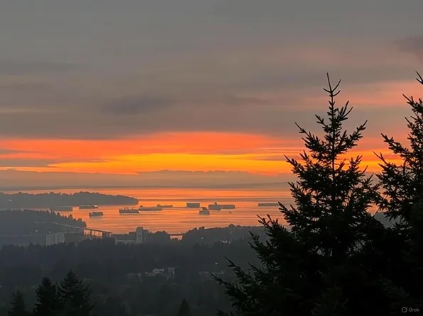 4050 Saint Pauls Ave, North Vancouver, BC V7N 1T5