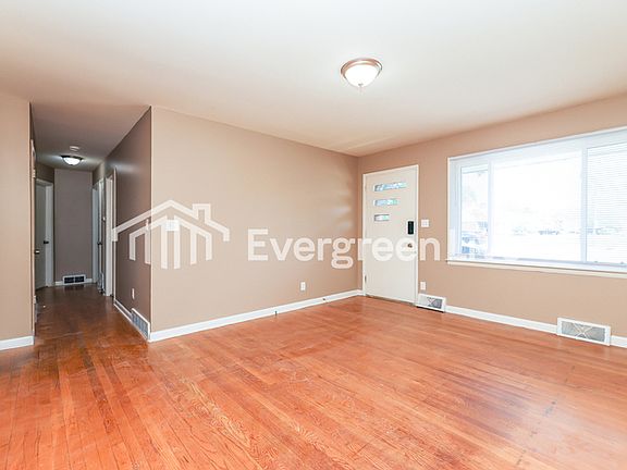 4th image of 1449 Woodman Dr