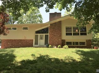 15 Rickland Rd, Old Tappan, NJ 07675