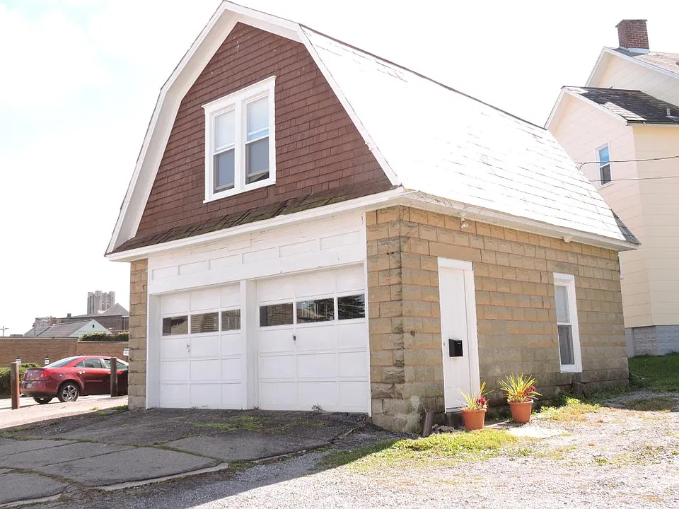 220 W Pine St #LOFT