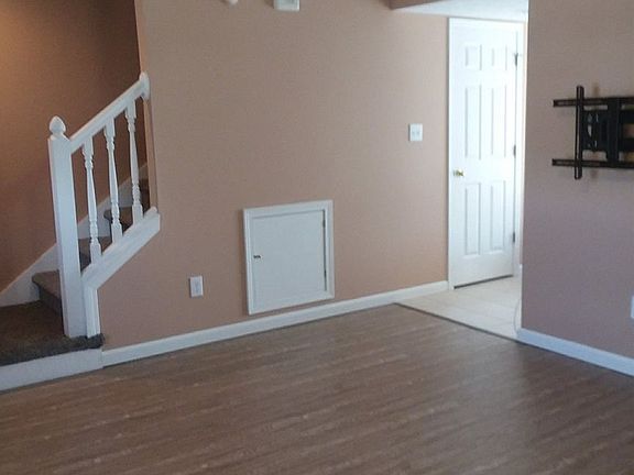 3rd image of 3444 S Oaklawn Cir