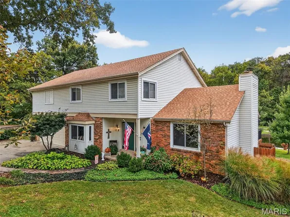 617 Lakeview Rd, Lake Saint Louis, MO 63367