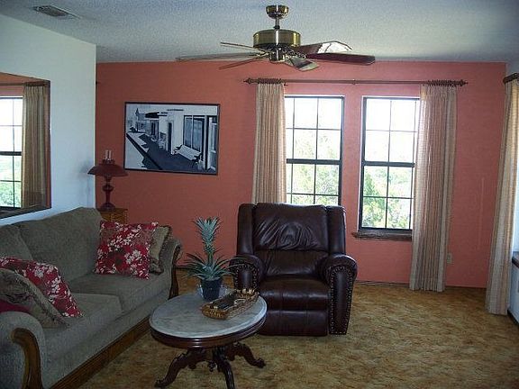 5th image of 1315 Carol Ann Dr