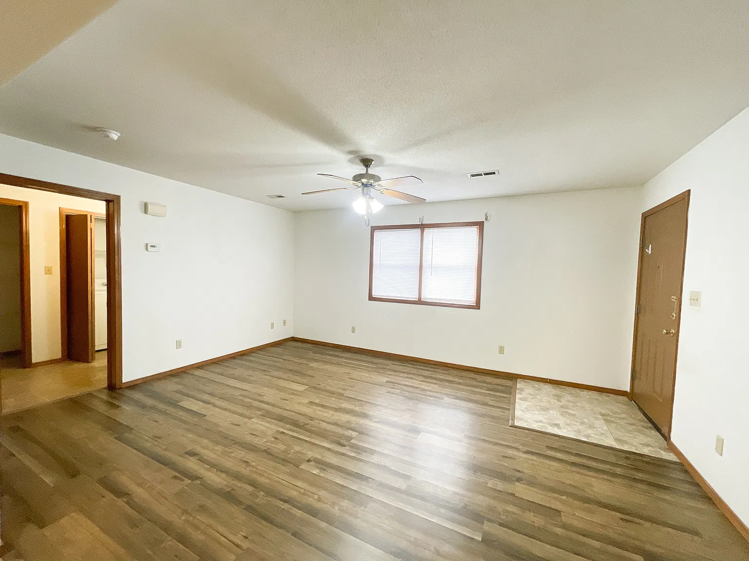 1589 Belair Dr — Photo 4