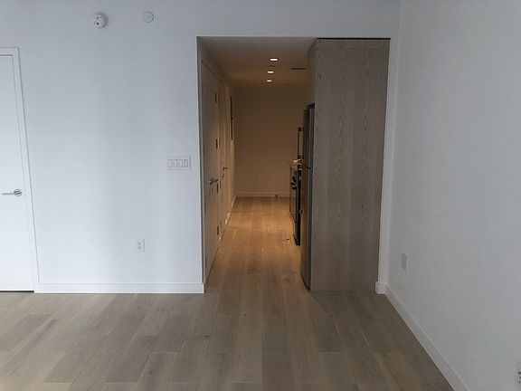 4th image of 567 Ocean Ave APT 503