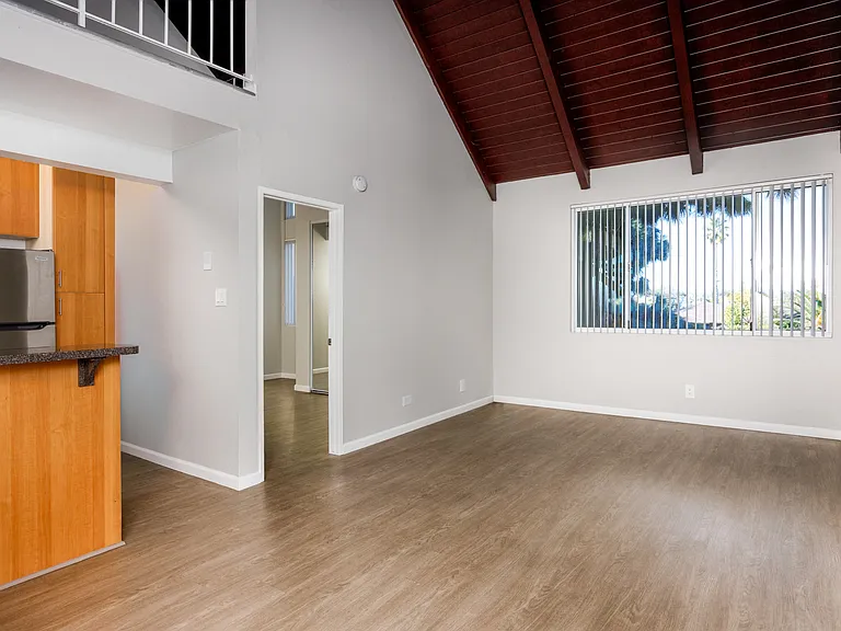 Windward Village Apartments — Photo 33