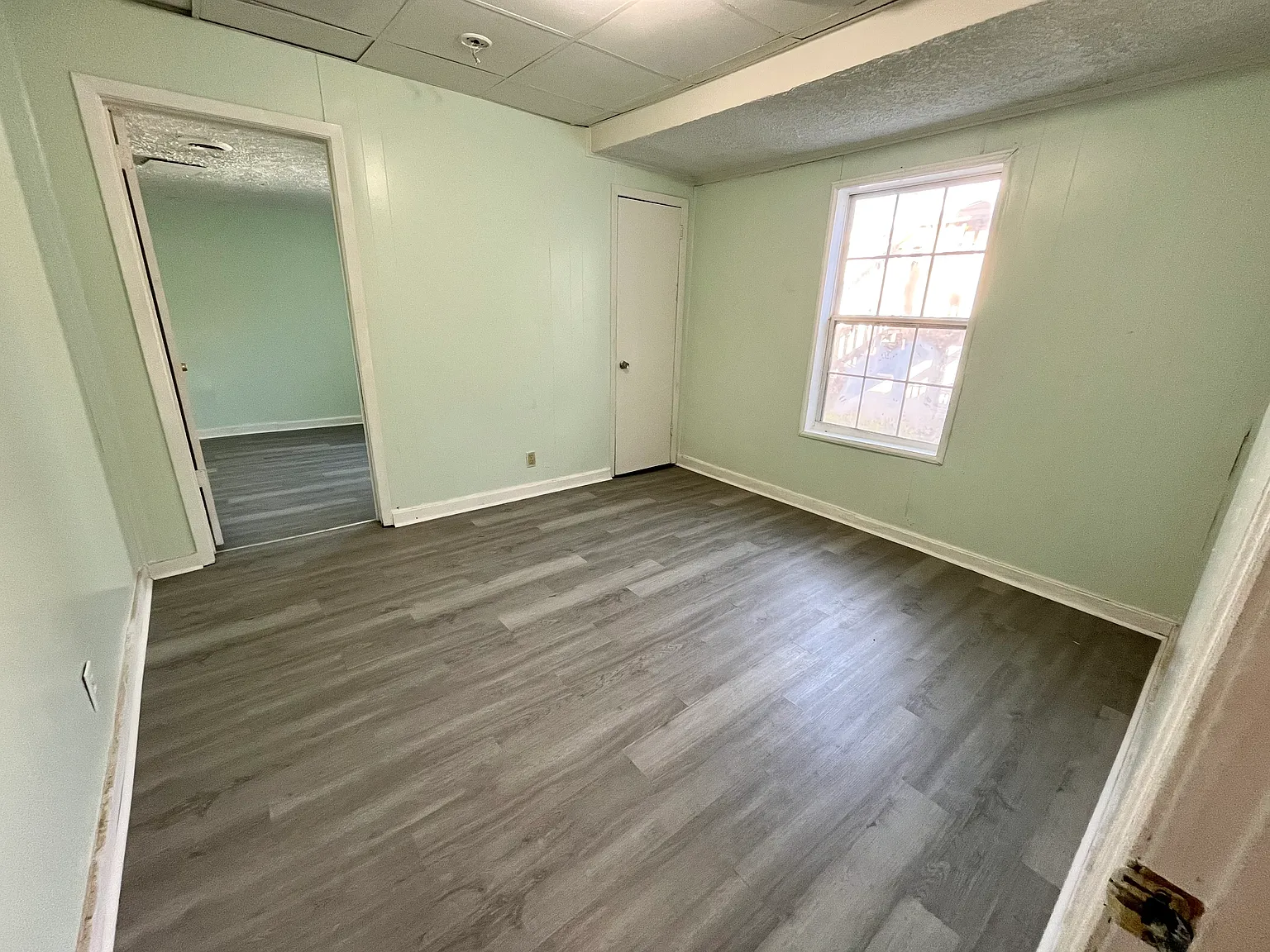 2449 Woodbine Ave — Photo 4